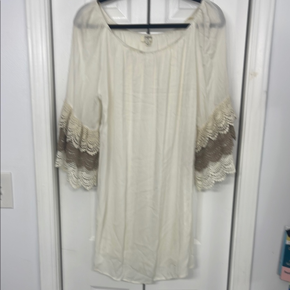 Umgee Cream Tunic with Lace Sleeves
